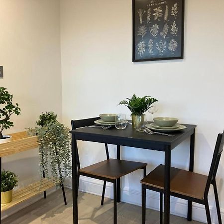 דירות אפסום Awesome Refurbished 1 Bed Flat Few Steps To High St ! - 2 East House מראה חיצוני תמונה